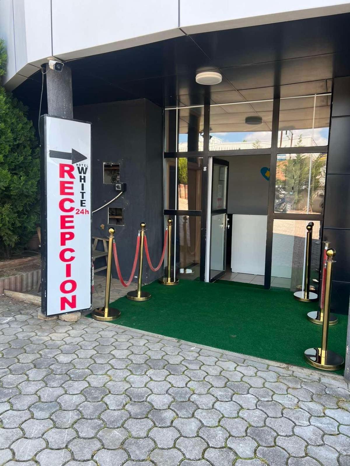 Hotelwhite Gjilan Ngoại thất bức ảnh