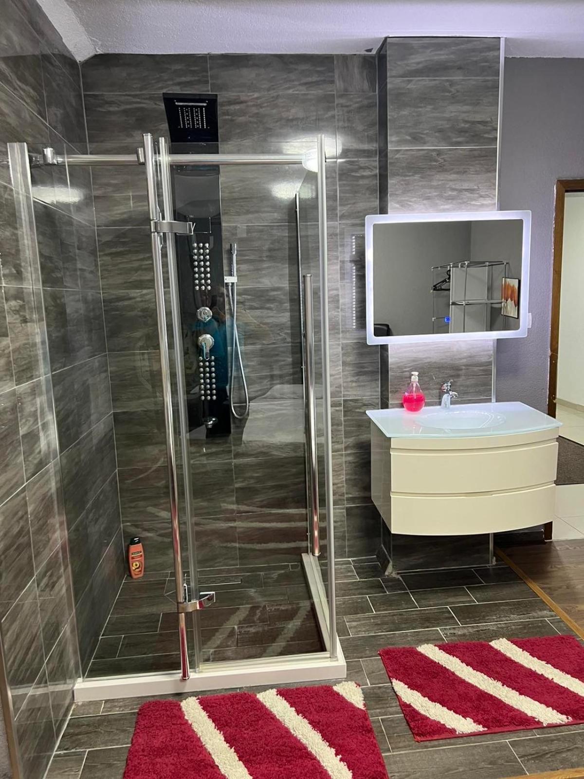 Hotelwhite Gjilan Ngoại thất bức ảnh